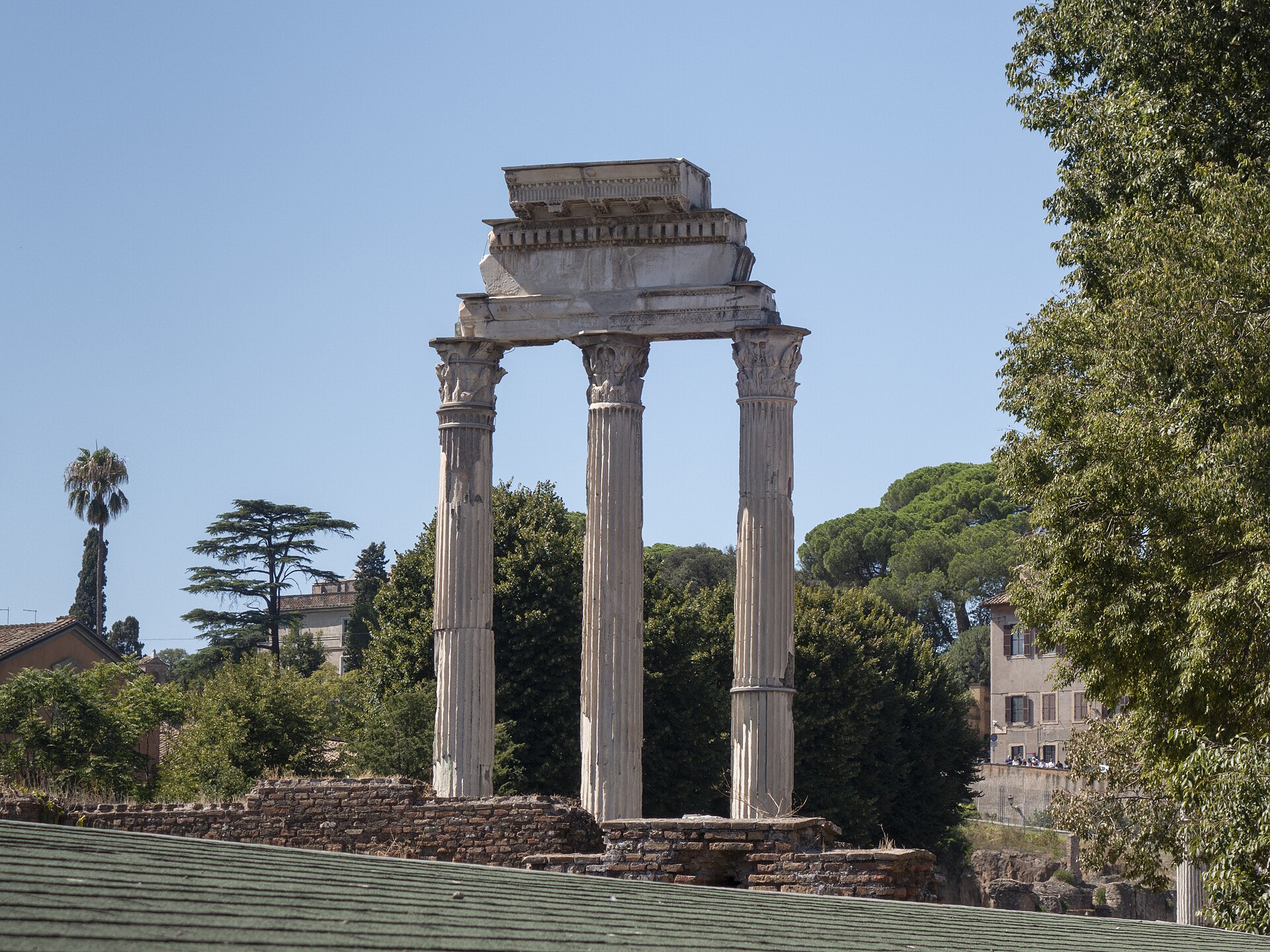 Tres columnas del Templo de Cástor y Pólux.