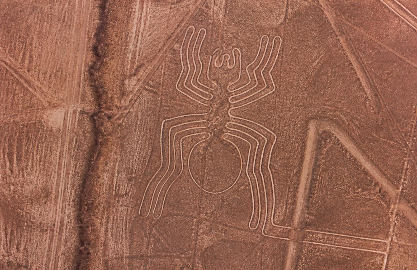Geoglifo de la araña de Nazca visto desde el aire